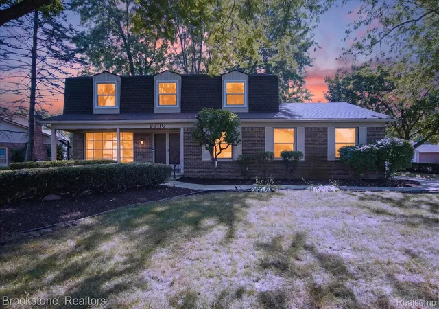 Photo 1 of Single family home for sale at 29110 Lake Park Dr, Farmington Hills, MI 48331 | MLS# 20261066096 | Listing updated on 2026-08-20