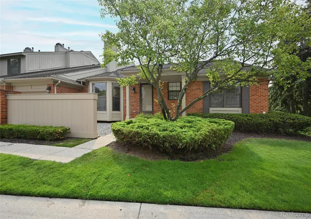 Photo 1 of Condo for sale at 7274 Westchester Rd #8, West Bloomfield, MI 48322 | MLS# 20261066106 | Listing updated on 2026-09-06