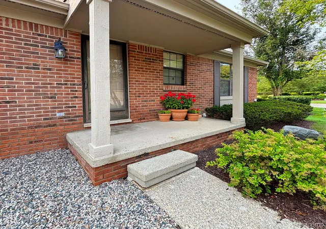 Photo 2 of Condo for sale at 7274 Westchester Rd #8, West Bloomfield, MI 48322 | MLS# 20261066106 | Listing updated on 2026-09-06
