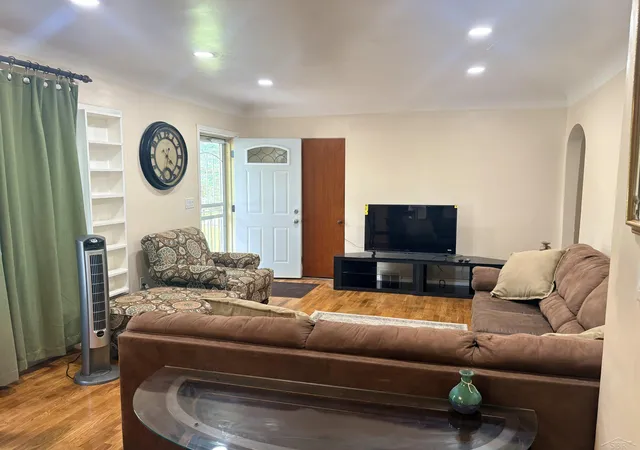 Photo 4 of Single family home for sale at 3333 Janes Ave, Saginaw, MI 48601 | MLS# 61050219027 | Listing updated on 2026-09-09