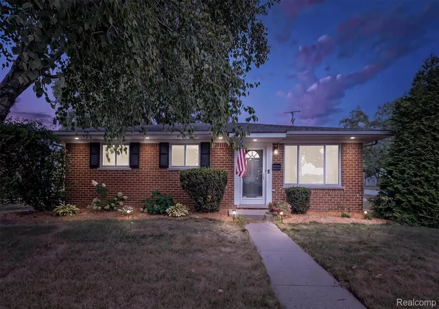 Photo 1 of Sale Pending at 908 Elmsford Dr, Clawson City Oakland, MI 48017 | MLS# 20261066112 | Listing updated on 2026-09-13