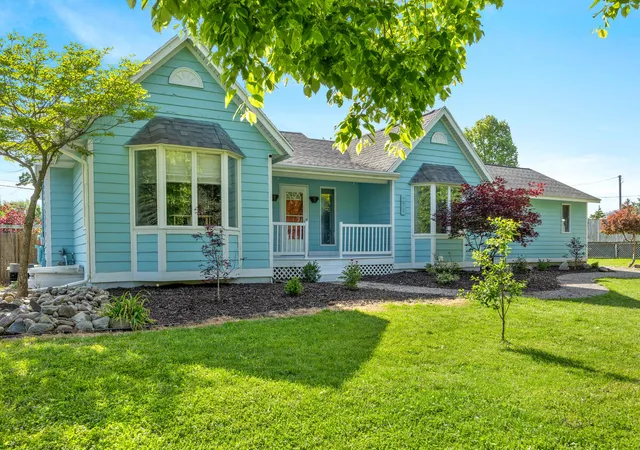 Photo 3 of Single family home for sale at 271 Glendale Ave, Holland, MI 49423 | MLS# 65026043570 | Listing updated on 2026-09-03