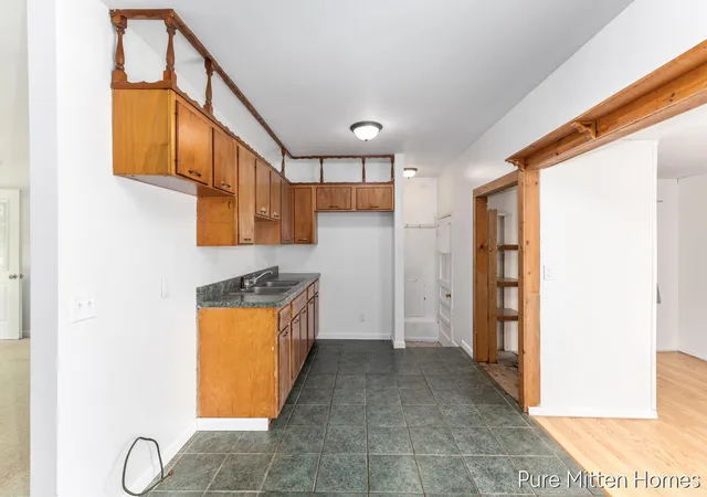 5th image of 6118 Hawley Hwy, Belding, MI 48809 | MLS# 65026043568