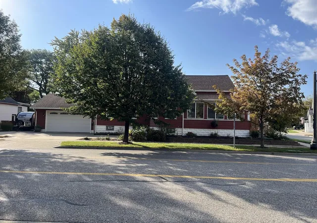 1st image of 412 N 5th St, Grand Haven, MI 49417 | MLS# 71026043563