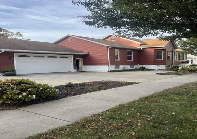 2nd image of 412 N 5th St, Grand Haven, MI 49417 | MLS# 71026043563