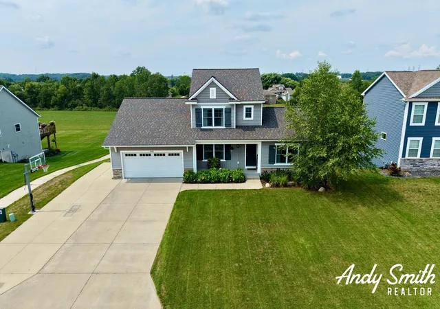 Photo 3 of Single family home for sale at 2561 Green Rush Ln, Zeeland, MI 49464 | MLS# 65026043562 | Listing updated on 2026-09-15