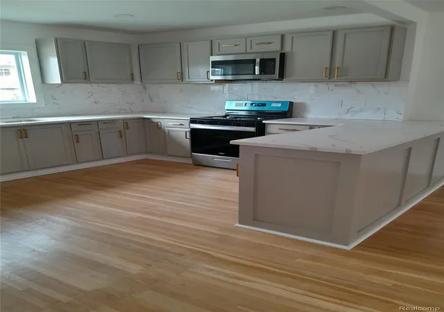 Photo 3 of Single family home for sale at 7729 Hartwell St, Dearborn, MI 48126 | MLS# 20261066116 | Listing updated on 2026-10-01