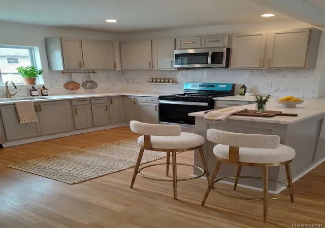 Photo 4 of Single family home for sale at 7729 Hartwell St, Dearborn, MI 48126 | MLS# 20261066116 | Listing updated on 2026-10-01