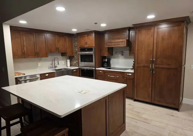 Listing Photo 4 - Condo for sale in building located at 122 Campau Cir NW, Grand Rapids, MI 49503