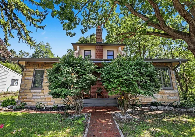 1st image of 129 S Berkley St, Kalamazoo, MI 49006 | MLS# 66026043585