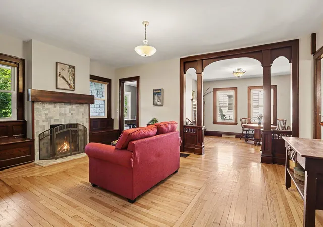 Photo 4 of Single family home for sale at 129 S Berkley St, Kalamazoo, MI 49006 | MLS# 66026043585 | Listing updated on 2026-10-02
