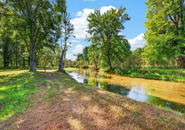 Photo 5 of Single family home for sale at 5778 E Shores Dr, Free Soil, MI 49411 | MLS# 71026043584 | Listing updated on 2026-08-19