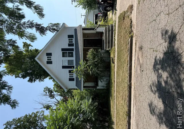 Photo 1 of Single family home for sale at 16 Pearl St, Caro, MI 48723 | MLS# 20261066136 | Listing updated on 2026-08-20