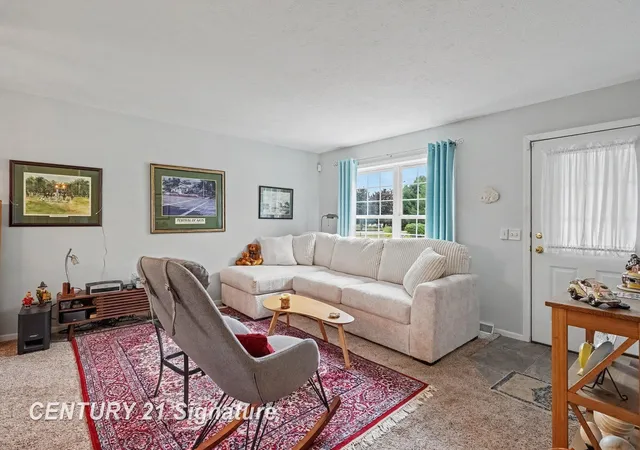 Listing Photo 3 - Condo for sale in building located at 512 Hampton Lake Dr, Essexville, MI 48732