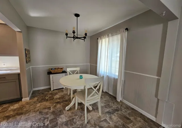 4th image of 28316 Larchmont St, Saint Clair Shores, MI 48081 | MLS# 20261066142