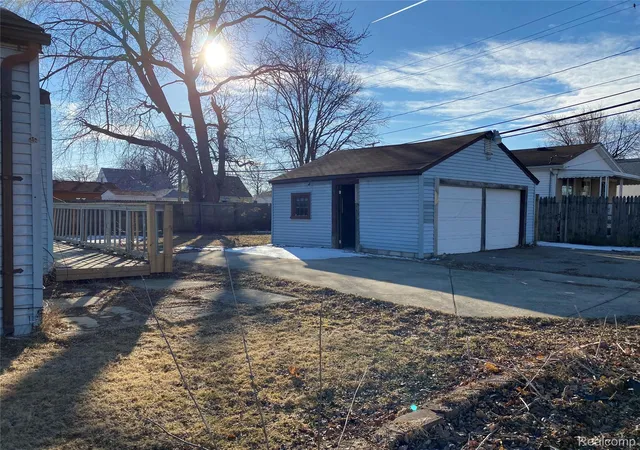 Photo 2 of Single family home for sale at 18706 Meier St, Roseville, MI 48066 | MLS# 20261066147 | Listing updated on 2026-08-20