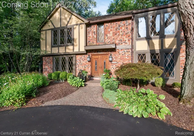Photo 2 of Single family home for sale at 8890 Northampton Dr, Plymouth Charter Township Wayne, MI 48170 | MLS# 20261066154 | Listing updated on 2026-09-12