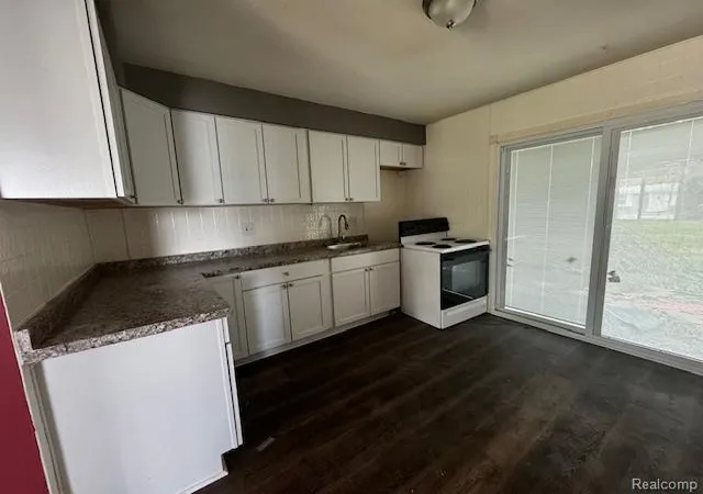Photo 4 of Single family home for sale at 26367 Ridgemont St, Roseville, MI 48066 | MLS# 20261066160 | Listing updated on 2026-08-20