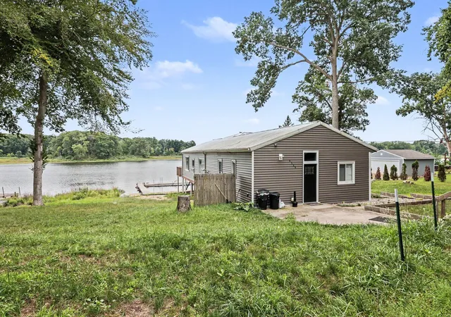Listing Photo 5 - Condo for sale in building located at 6319 Woods Trl Dr, Delton, MI 49046