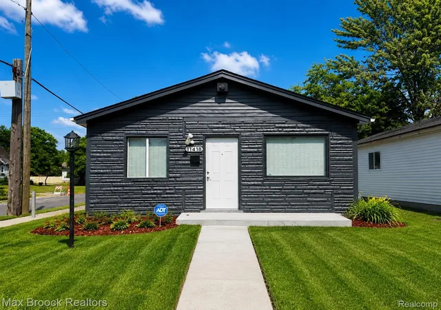 Photo 1 of Sale Pending at 11418 Yosemite St, Detroit, MI 48204 | MLS# 20261066168 | Listing updated on 2026-09-11