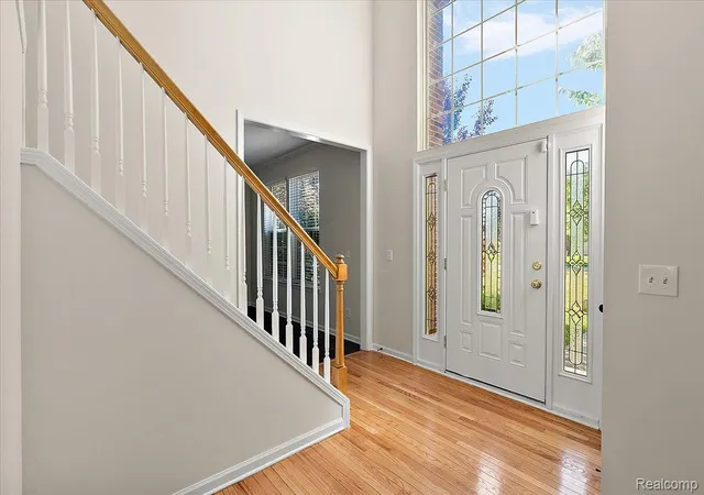 Photo 4 of Single family home for sale at 34827 Fontana Dr, Sterling Heights, MI 48312 | MLS# 20261066170 | Listing updated on 2026-08-21