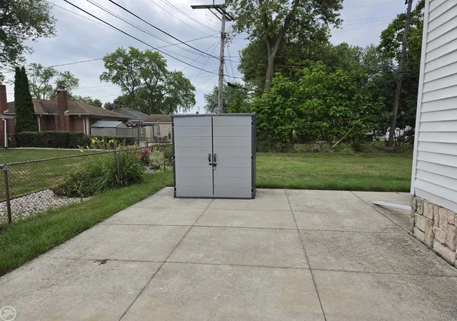 27th image of 22804 Barton St, Saint Clair Shores, MI 48081 | MLS# 58050219050