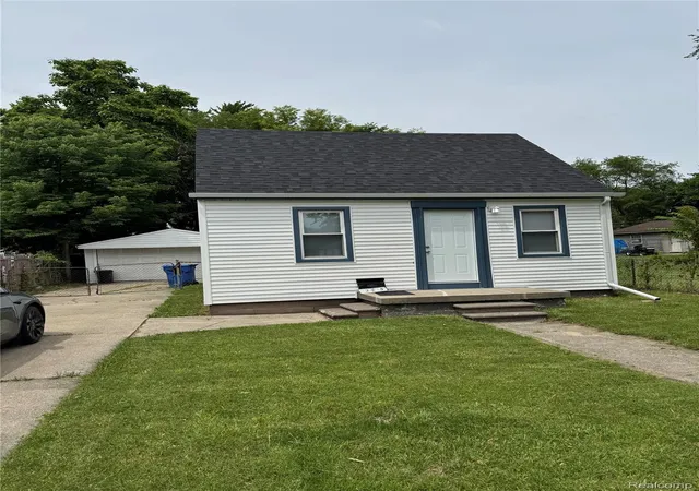 Photo 2 of Single family home for sale at 12415 Vernon Ave, Warren, MI 48089 | MLS# 20261066190 | Listing updated on 2026-09-17
