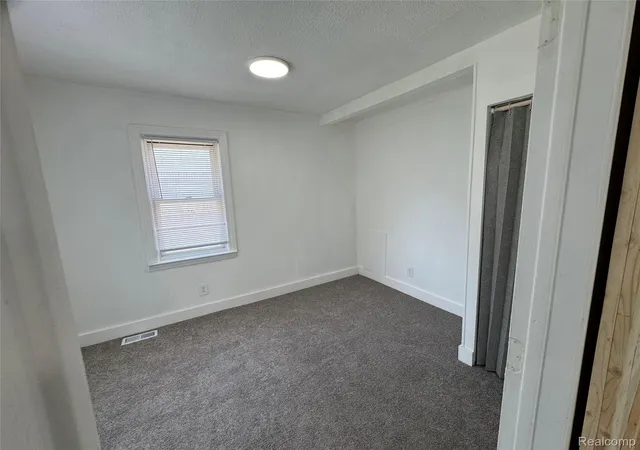 Photo 4 of Single family home for sale at 12415 Vernon Ave, Warren, MI 48089 | MLS# 20261066190 | Listing updated on 2026-09-17