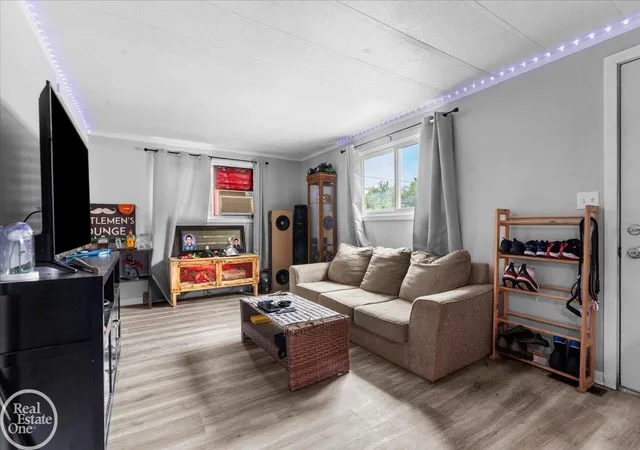 Listing Photo 4 - Condo for sale in building located at 2321-2323 15th St, Port Huron, MI 48060