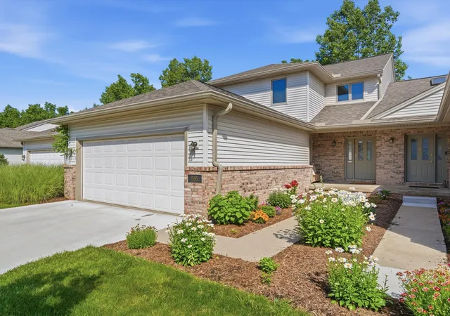 Photo 2 of Condo for sale at 555 Sycamore Cir, Saline, MI 48176 | MLS# 81026043631 | Listing updated on 2026-08-21