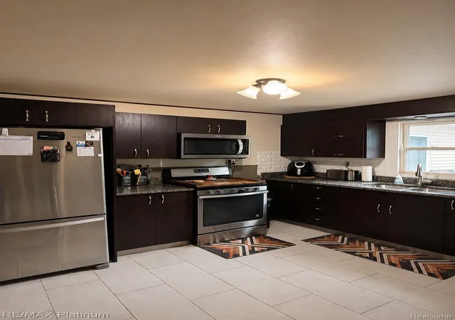 Photo 3 of Single family home for sale at 6082 Thomas St, Davison, MI 48423 | MLS# 20261066204 | Listing updated on 2026-09-08