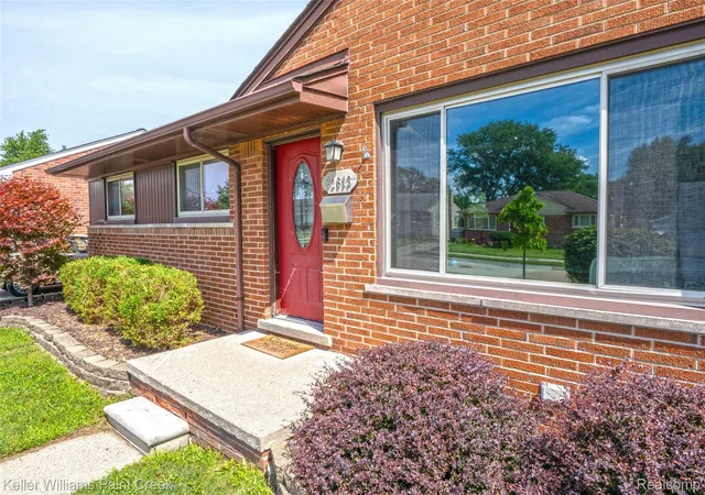 Photo 3 of Single family home for sale at 22613 Port St, Saint Clair Shores, MI 48082 | MLS# 20261066209 | Listing updated on 2026-09-16