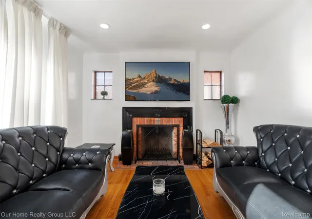 Photo 4 of Single family home for sale at 10144 Beaconsfield St, Detroit, MI 48224 | MLS# 20261066217 | Listing updated on 2026-08-26