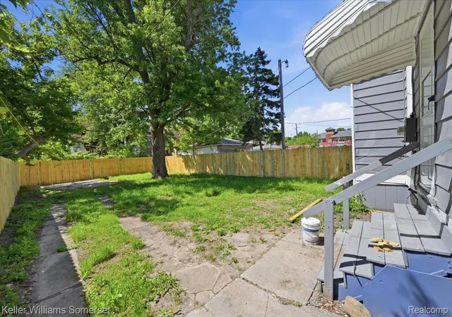 38th image of 693 Calvert St, Detroit, MI 48202 | MLS# 20261066234