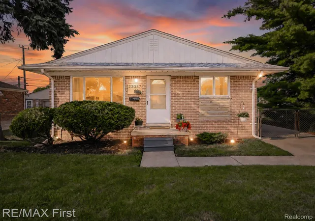 Photo 2 of Single family home for sale at 23037 Hoffman St, Saint Clair Shores, MI 48082 | MLS# 20261066235 | Listing updated on 2026-09-08