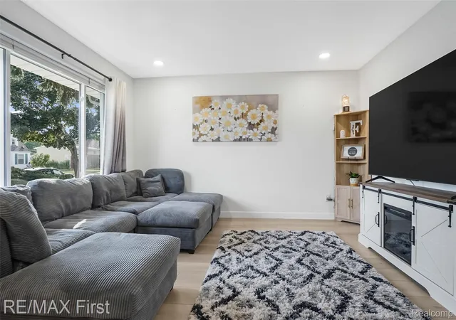 Photo 3 of Single family home for sale at 23037 Hoffman St, Saint Clair Shores, MI 48082 | MLS# 20261066235 | Listing updated on 2026-09-08