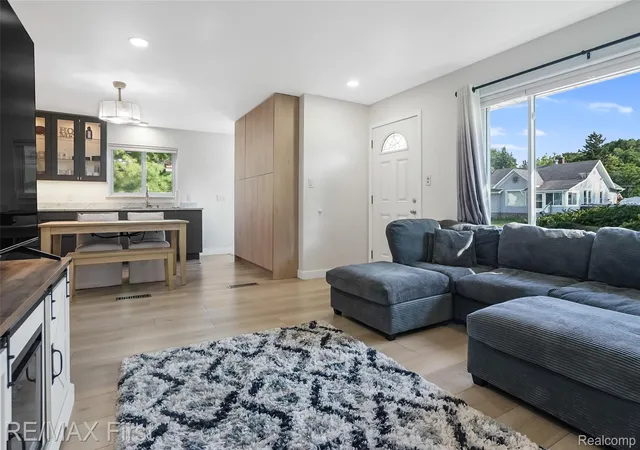 Photo 4 of Single family home for sale at 23037 Hoffman St, Saint Clair Shores, MI 48082 | MLS# 20261066235 | Listing updated on 2026-09-08