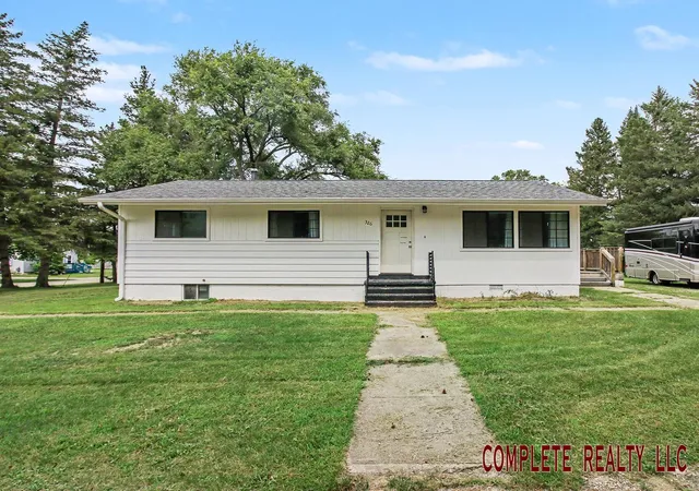 2nd image of 326 S Livingston St, West Branch, MI 48661 | MLS# 5050219064