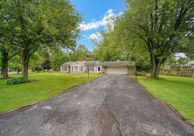 1st image of 434 W Westwood Dr, Adrian, MI 49221 | MLS# 56050219067