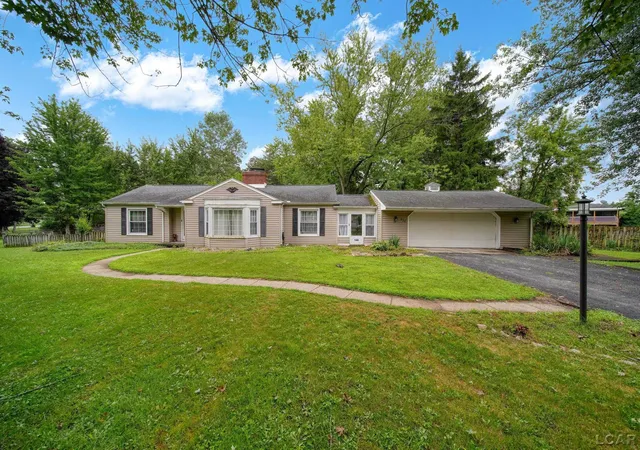 2nd image of 434 W Westwood Dr, Adrian, MI 49221 | MLS# 56050219067