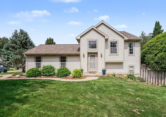 Photo 1 of Sale Pending at 14255 Ottawa Crk Ln, Holland, MI 49424 | MLS# 65026043658 | Listing updated on 2026-08-30