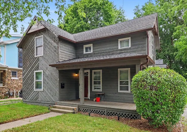 4th image of 718 Lowell St, Ypsilanti, MI 48197 | MLS# 81026043634