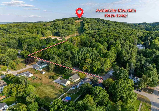 Photo 3 of Single family home for sale at 130 Ann St, Boyne City, MI 49712 | MLS# 58050219073 | Listing updated on 2026-09-28
