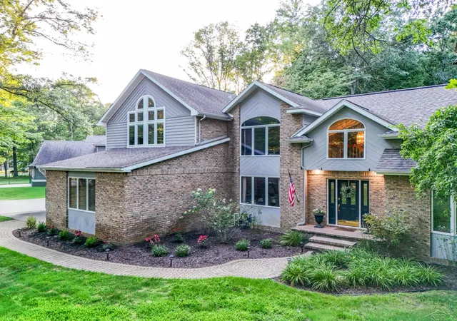 2nd image of 2659 Tamarack Dr, Midland, MI 48642 | MLS# 61050219078