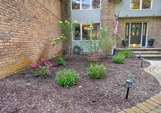 4th image of 2659 Tamarack Dr, Midland, MI 48642 | MLS# 61050219078