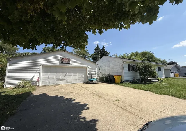 2nd image of 4105 Union St, Dryden, MI 48428 | MLS# 5050219079