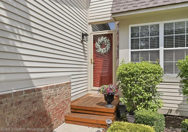 Listing Photo 5 - Condo for sale in building located at 41772 Webster Ct, Novi, MI 48377