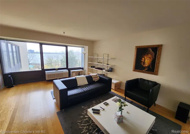 Photo 3 of Condo for sale at 1001 W Jefferson Ave #4D, Detroit, MI 48226 | MLS# 20261066263 | Listing updated on 2026-08-20