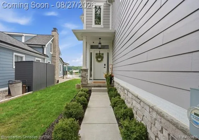 Photo 4 of Single family home for sale at 4824 Clinton Dr, Independence Charter Township Oakland, MI 48346 | MLS# 20261066260 | Listing updated on 2026-08-27