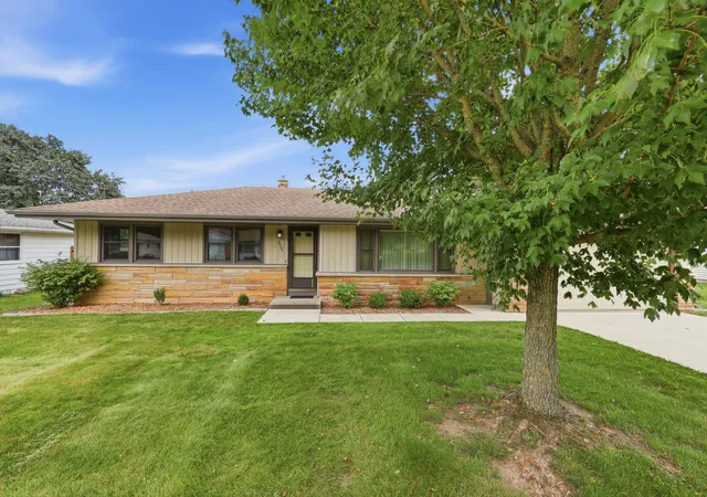1st image of 2320 Tamrack St, Kalamazoo, MI 49006 | MLS# 65026043664